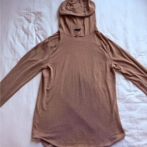Lululemon license to train long sleeve w/hood